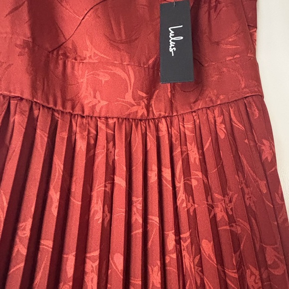 Lulu's Regal Romance Rust Floral Jacquard Pleated Satin Midi Dress - Size M - Picture 6 of 6